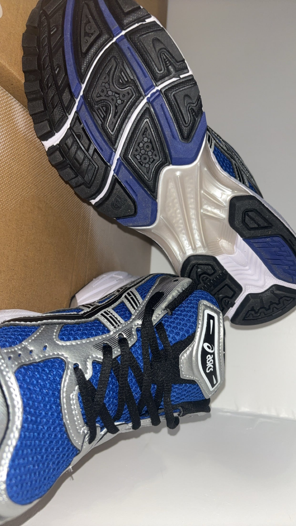 Asics bleu