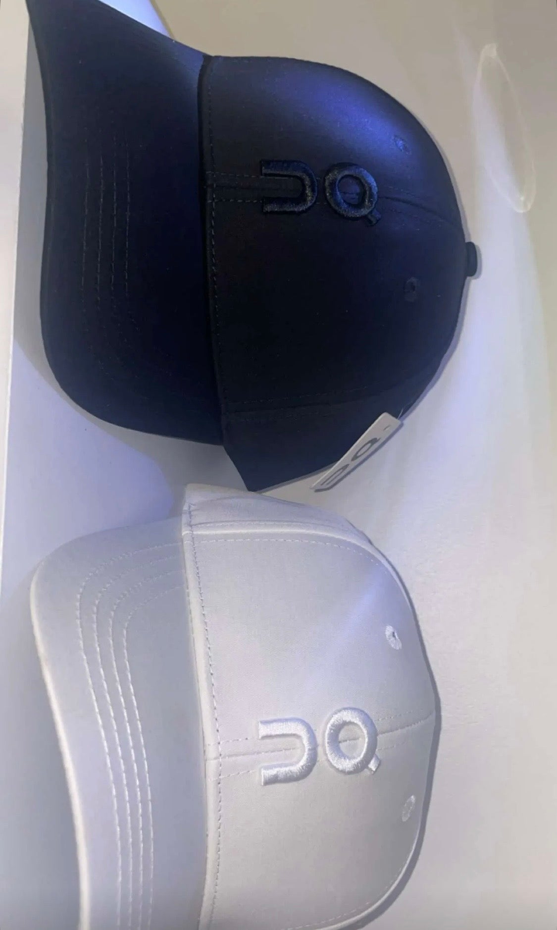 🧢 on