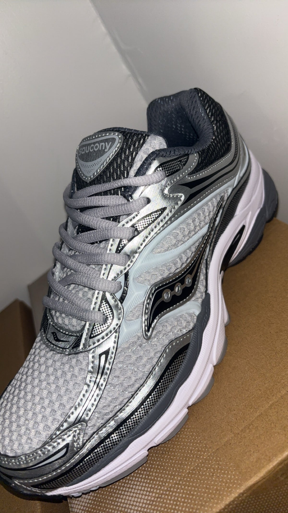 Saucony gris simple