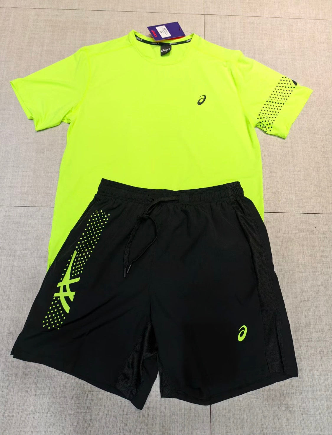 Ensemble asics